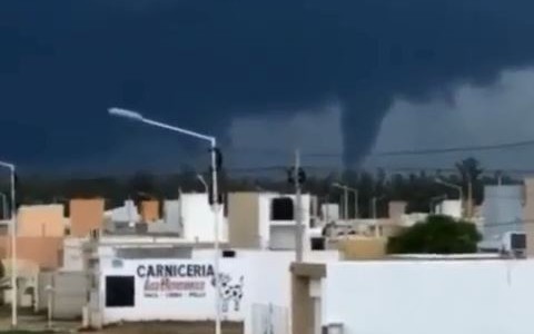 VIDEO: tornado afectó a un poblado rural cerca de Las Varillas