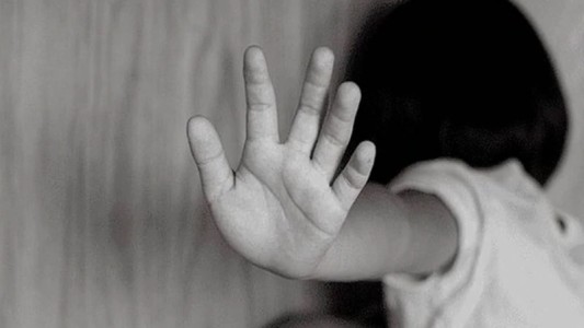 Murió una nena que fue violada por 16 hombres en dos años