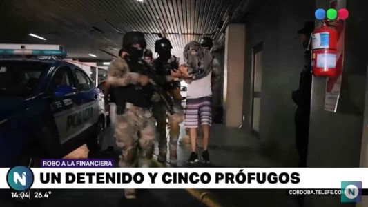 Un detenido y cinco prófugos por el golpe a la financiera