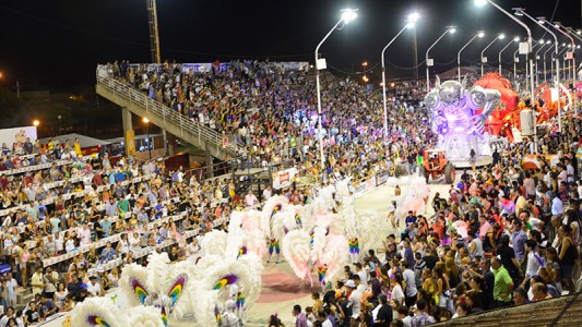 Carnavales: Iguazú y Ushuaia son los destinos más buscados por los argentinos