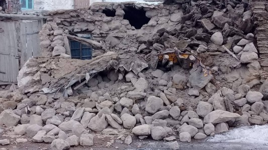 Ocho muertos tras terremoto al este de Turquía