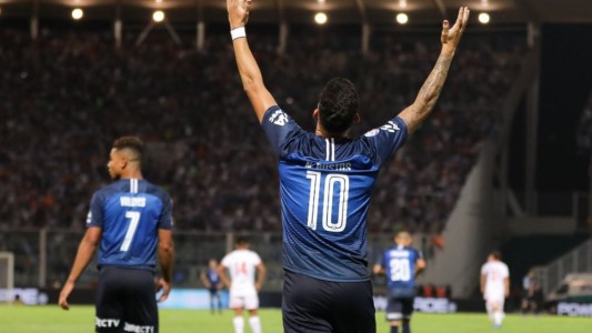 Talleres dio vuelta el partido con Huracán y el Kempes fue un carnaval