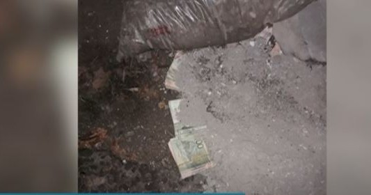 Un policía robó 50.000 pesos de un auto