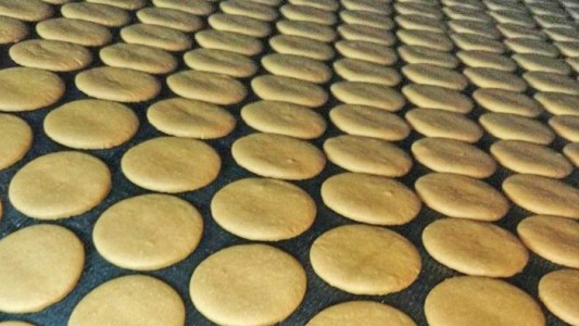 La ANMAT prohibió la comercialización de dos reconocidas marcas de galletitas