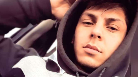 Crimen de Fernando: filtraron fotos de uno de los rugbiers con un arma y con marihuana