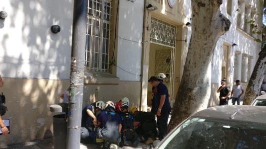 Dramático: una nena se cayó del tercer piso de un jardín de Palermo