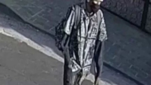 Video: preocupación en México por un hombre encapuchado que ataca a mujeres con una pala