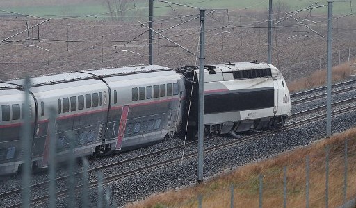 Más de 20 heridos en Francia al descarrilar un tren de alta velocidad