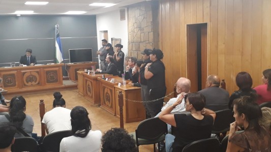 En el primer juicio por jurados en Río Negro, declararon "no culpable" a acusada de asesinar a su pareja