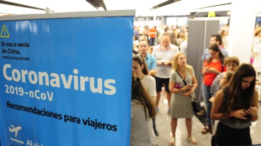 Coronavirus: El Gobierno dispuso una "licencia excepcional" para los que regresan del exterior