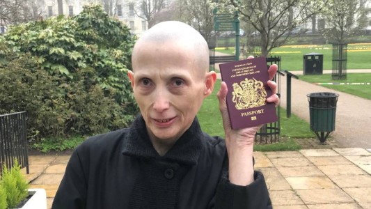 Un pasaporte debe ser de hombre o de mujer, según la justicia británica