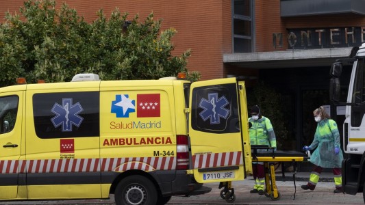 Murieron 19 ancianos en un geriátrico de Madrid por coronavirus: "Están cayendo como moscas"