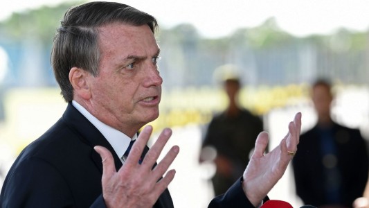 Marcha atrás: Bolsonaro revocó la norma que permitía a empresas no pagar salarios en cuatro meses
