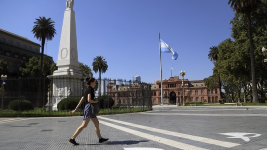 Alberto firmará un decreto para evitar los cortes de servicios esenciales