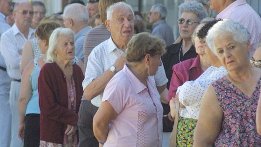 Abrirán algunas sucursales bancarias para que los jubilados puedan cobrar con turno