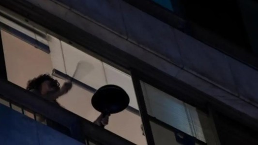 Coronavirus: cacerolazo para que los políticos se bajen los sueldos