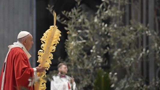 El papa Francisco celebró la misa de Ramos sin fieles por el coronavirus