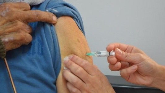 PAMI ya aplica la vacuna antigripal: cronograma según la terminación del DNI