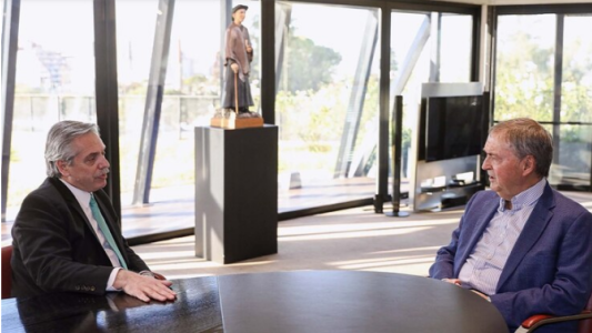 Schiaretti con Alberto Fernández en la reunión en la que definen la prolongación de la cuarentena