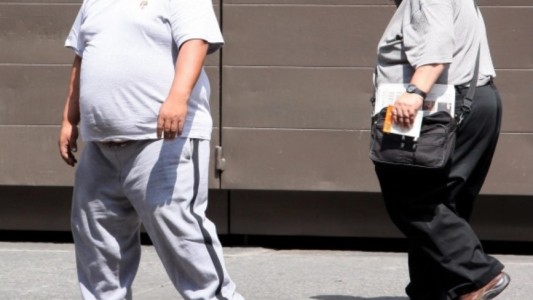 Hombres obesos, víctimas muy frecuentes del coronavirus: ¿a qué se debe?