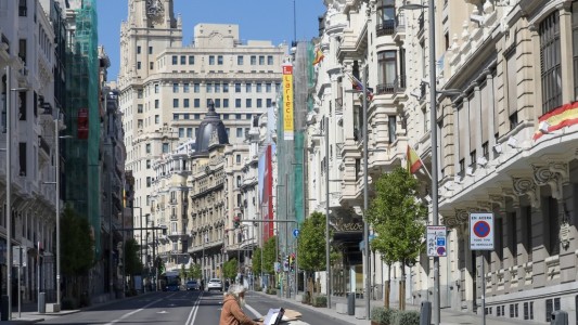 España extiende la cuarentena hasta el 9 de mayo