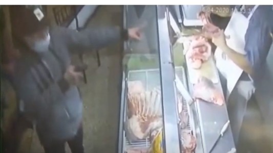 Video: robo con barbijo en una carnicería