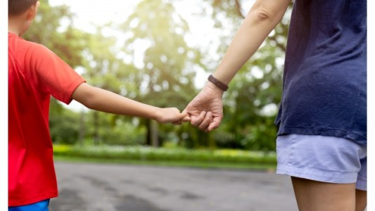 Proyecto de ley para autorizar "paseos acotados" con chicos durante la cuarentena