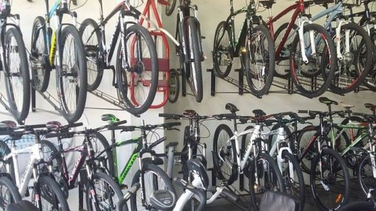 Cierran cinco negocios que atendían al público en vez de enviar sus productos