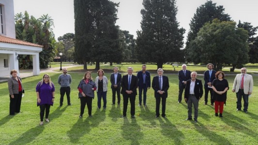 El Presidente se reunió con el comité de expertos médicos y científicos