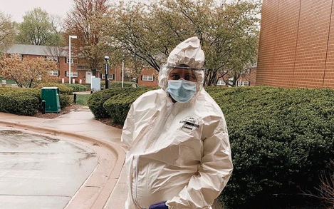 La historia de la médica embarazada que lucha contra el coronavirus en la primera trinchera