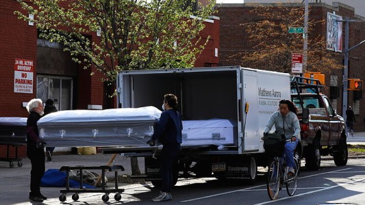 Escándalo por el hallazgo de un centenar de cadáveres descompuestos en Nueva York