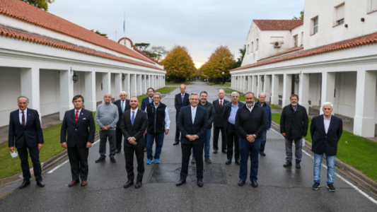 A la reunión de Olivos faltaron los barbijos