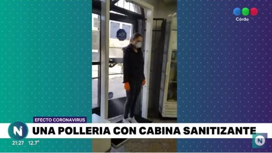 Medidas contra el coronavirus: una pollería instaló una cabina sanitizante