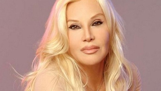 Susana donó carteras y zapatos para ayudar a la Cruz Roja