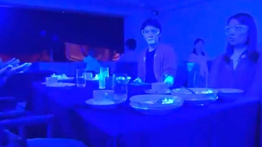 Video: revelan qué tan rápido se puede propagar el coronavirus en un restaurante