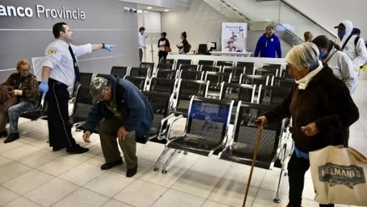 Bancos habilitarán depósito de cheques por ventanilla y tasa del 26,6% para todo plazo fijo