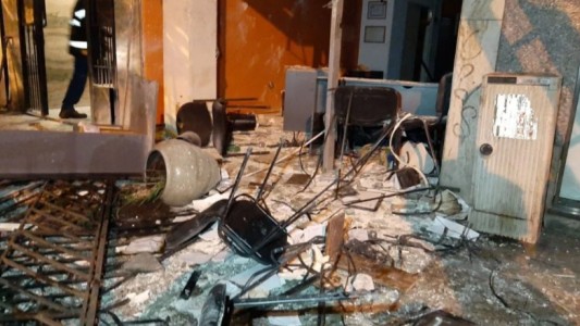 Pánico por la explosión de un caño de gas en un edificio, hay tres heridos