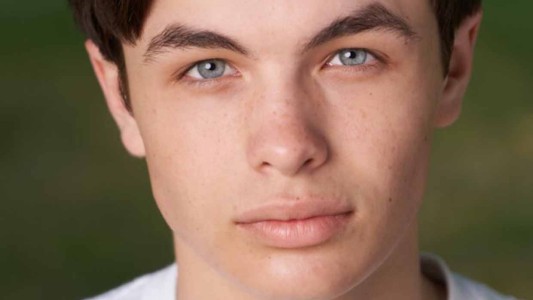 Actor adolescente de The Flash y Supernatural murió por soredosis