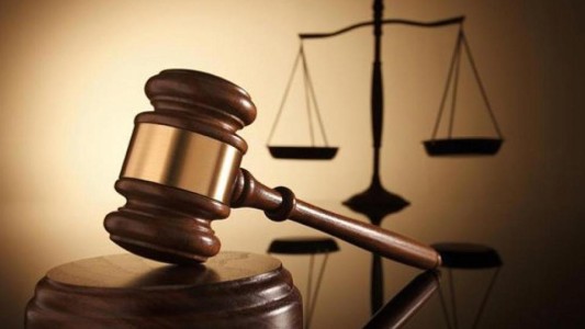 Padre e hijo violaron a una nena con parálisis cerebral y siguen libres