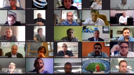 Deportes en #TFN "Chiqui" Tapia reelecto en la AFA hasta 2025 y la nueva Liga Profesional de Fútbol