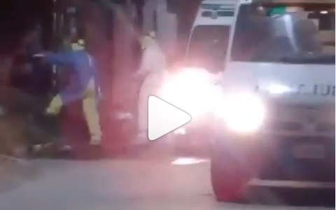 VIDEO: aplausos de vecinos a 12 miembros de una familia trasladados con Covid-19