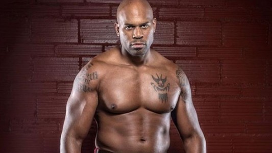 Hallaron muerto en una playa "La Bestia", estrella de lucha libre