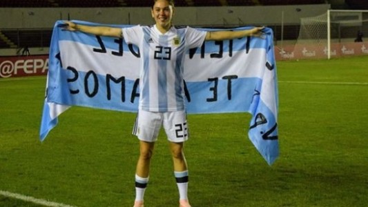 La delantera de la Selección de fútbol femenino Mili Menéndez, contra la violencia de género