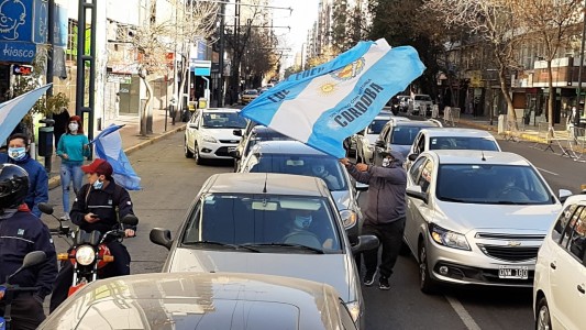 Fotos: Así fue la numerosa caravana de Luz y Fuerza y la UEPC