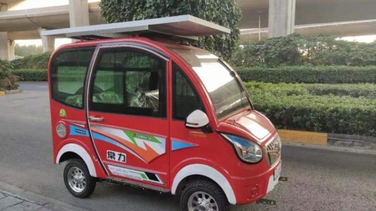 Salió a la venta por Internet el coche eléctrico más barato del mundo