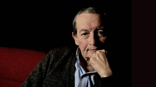 El director de teatro Agustñin Alezzo está internado con coronavirus