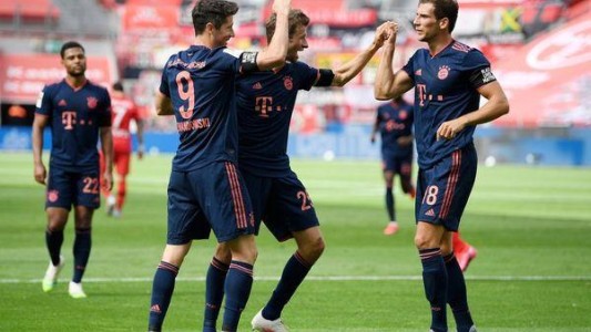 Alario marca pero Bayer Leverkusen cae con el líder Bayern Munich en la Bundesliga