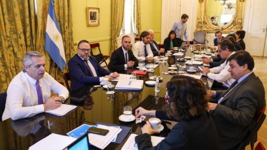 El Gobierno analiza mantener el bono de 10 mil pesos para los sectores más vulnerables post pandemia