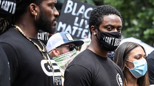 Estrellas deportivas de EEUU marchan para protestar contra la injusticia racial