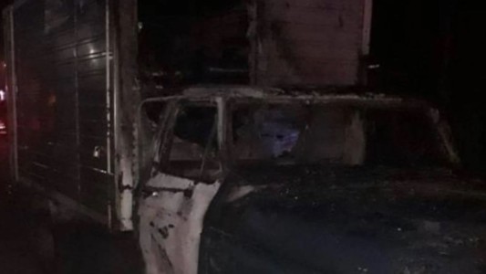 Un verdulero dio positivo de coronavirus en Junín y los vecinos le quemaron la camioneta